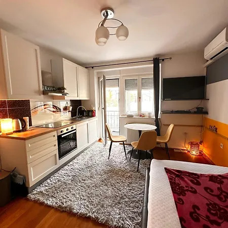 Zamet 500m From Sea, Free Parking, Near To Center Zamet Apartman Rijeka