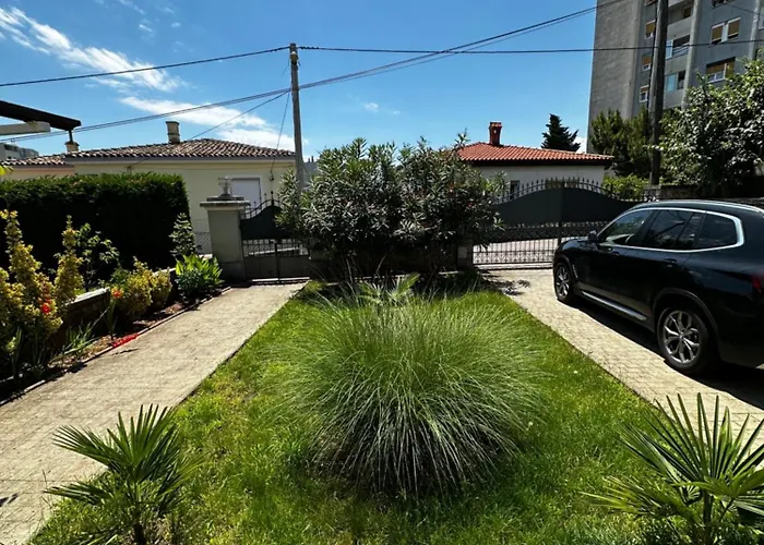 Апартаменты Apartment Rijeka Zamet 500M From Sea, Free Parking, Near To Center Zamet *